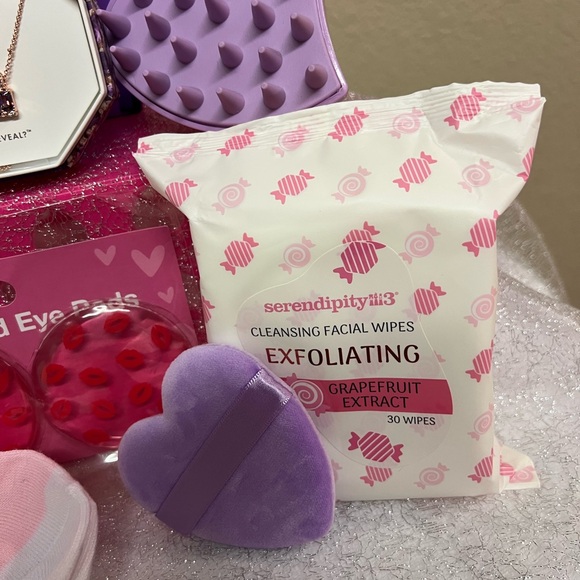 Valentine’s Day Bomb Party gift bundle - Picture 5 of 15